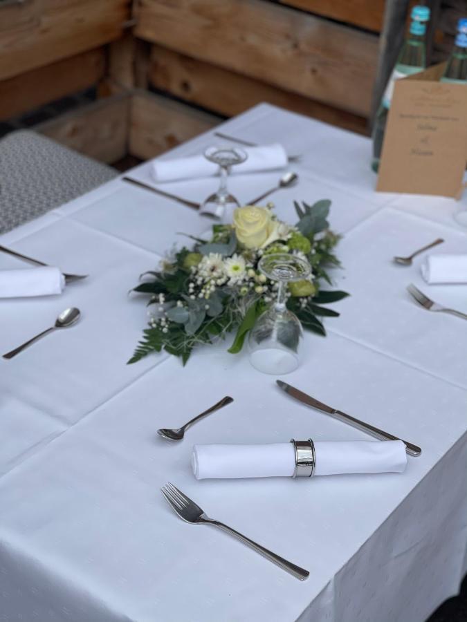 Hotel Restaurant Goldenes Ross Gollheim Kültér fotó