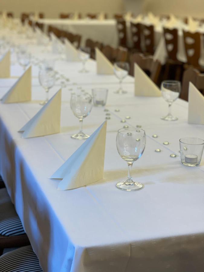 Hotel Restaurant Goldenes Ross Gollheim Kültér fotó