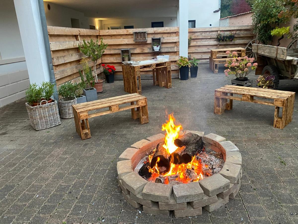 Hotel Restaurant Goldenes Ross Gollheim Kültér fotó
